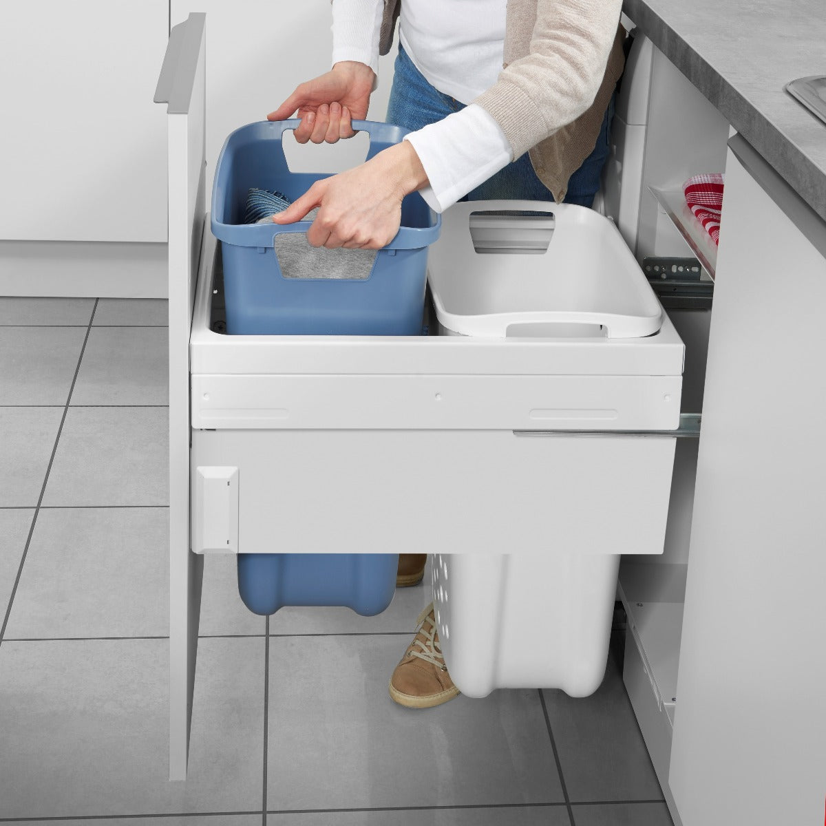 Hailo 2 Compartment Built in Laundry Bin 66L: 450mm Door