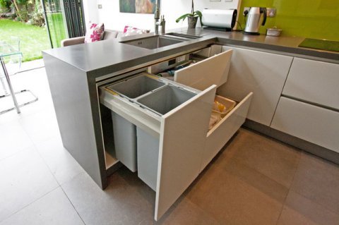 600mm built-in kitchen bin: DIY project