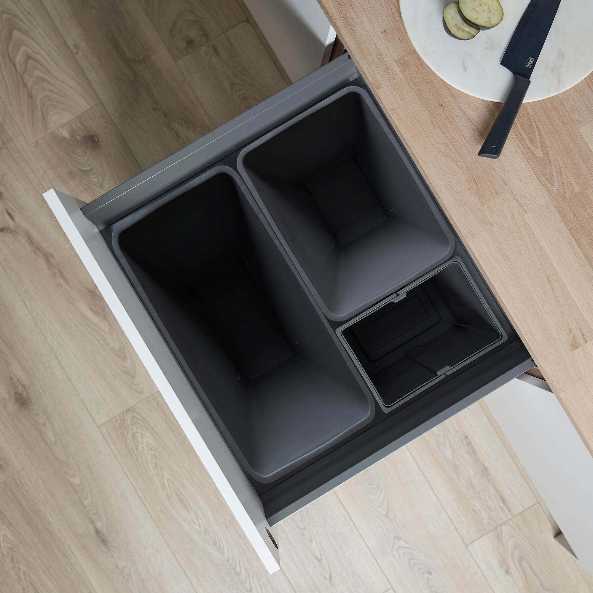 Wesco Pullboy Z Merivobox in orion grey with 3 compartments for 600mm wide cabinets.