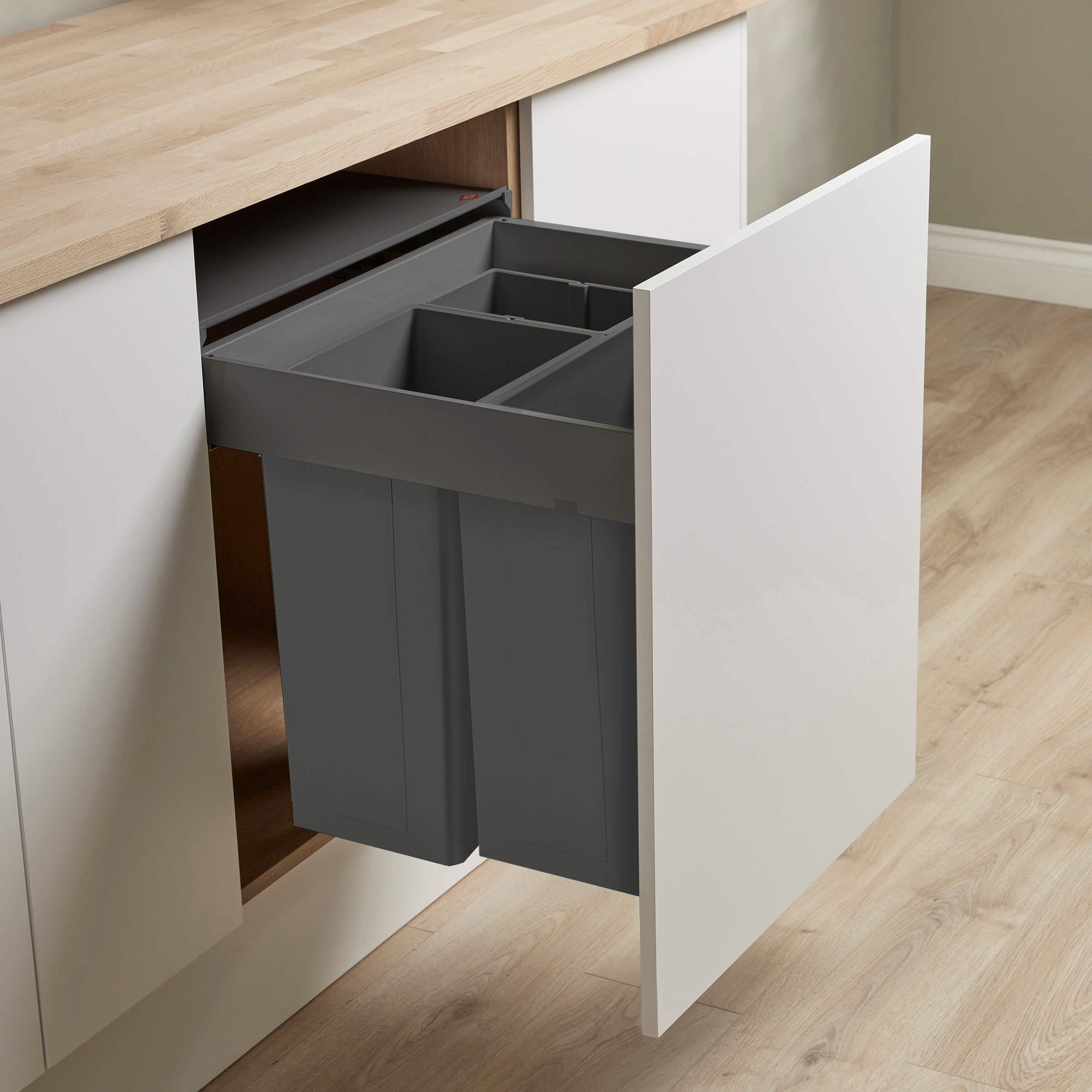 Wesco Pullboy Z for Merivobox with three compartments in orion grey, side profile lifestyle image.