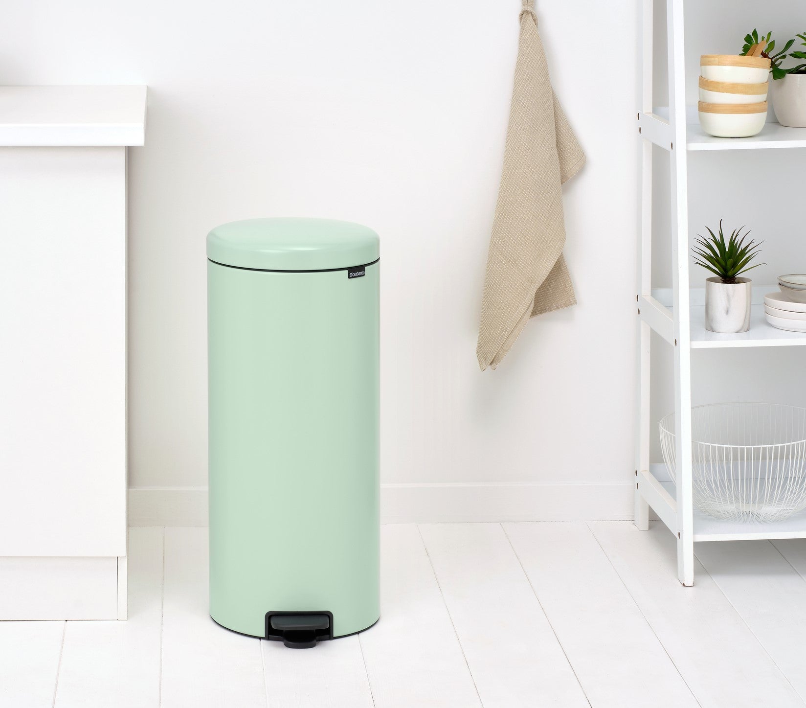 Brabantia New Icon Single Compartment 30L Kitchen Pedal Bin - Jade Green