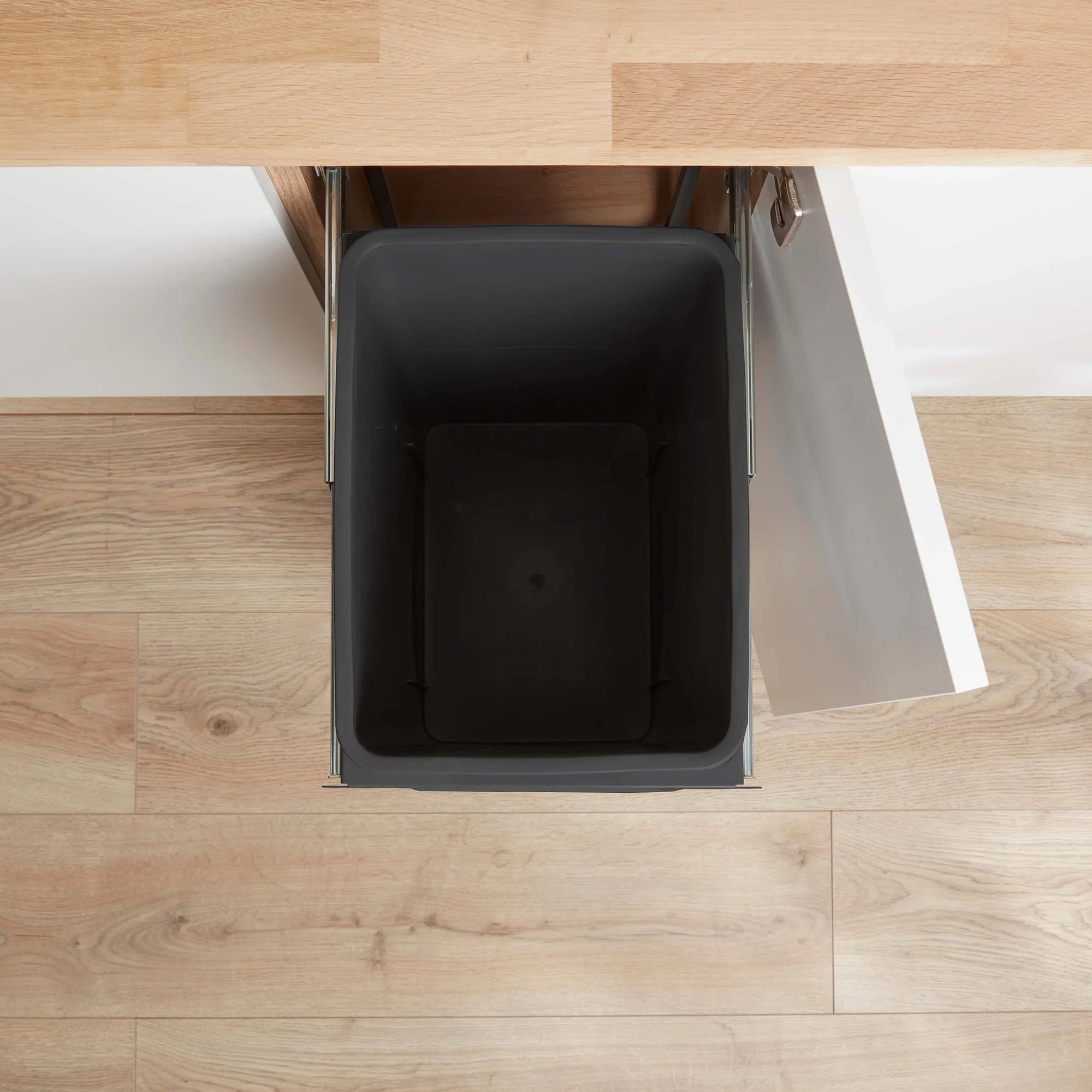 Wesco Bio Single Compartment 32L Pull-out Bin: 300mm Door