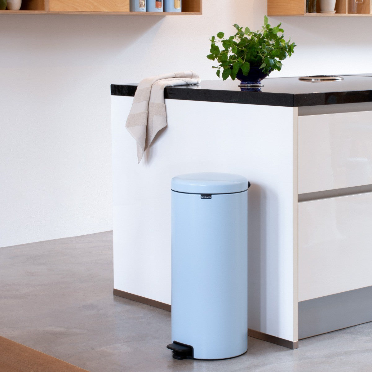 Brabantia New Icon Single Compartment 30L Kitchen Pedal Bin - Dreamy Blue