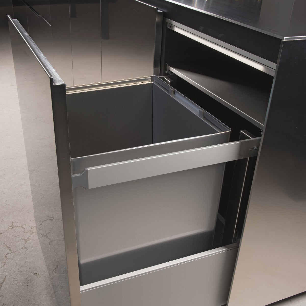 Tecnoinox Premium aluminium single compartment 72 Litre in-cupboard kitchen bin for 600mm wide cabinet LP1.600.72.GR